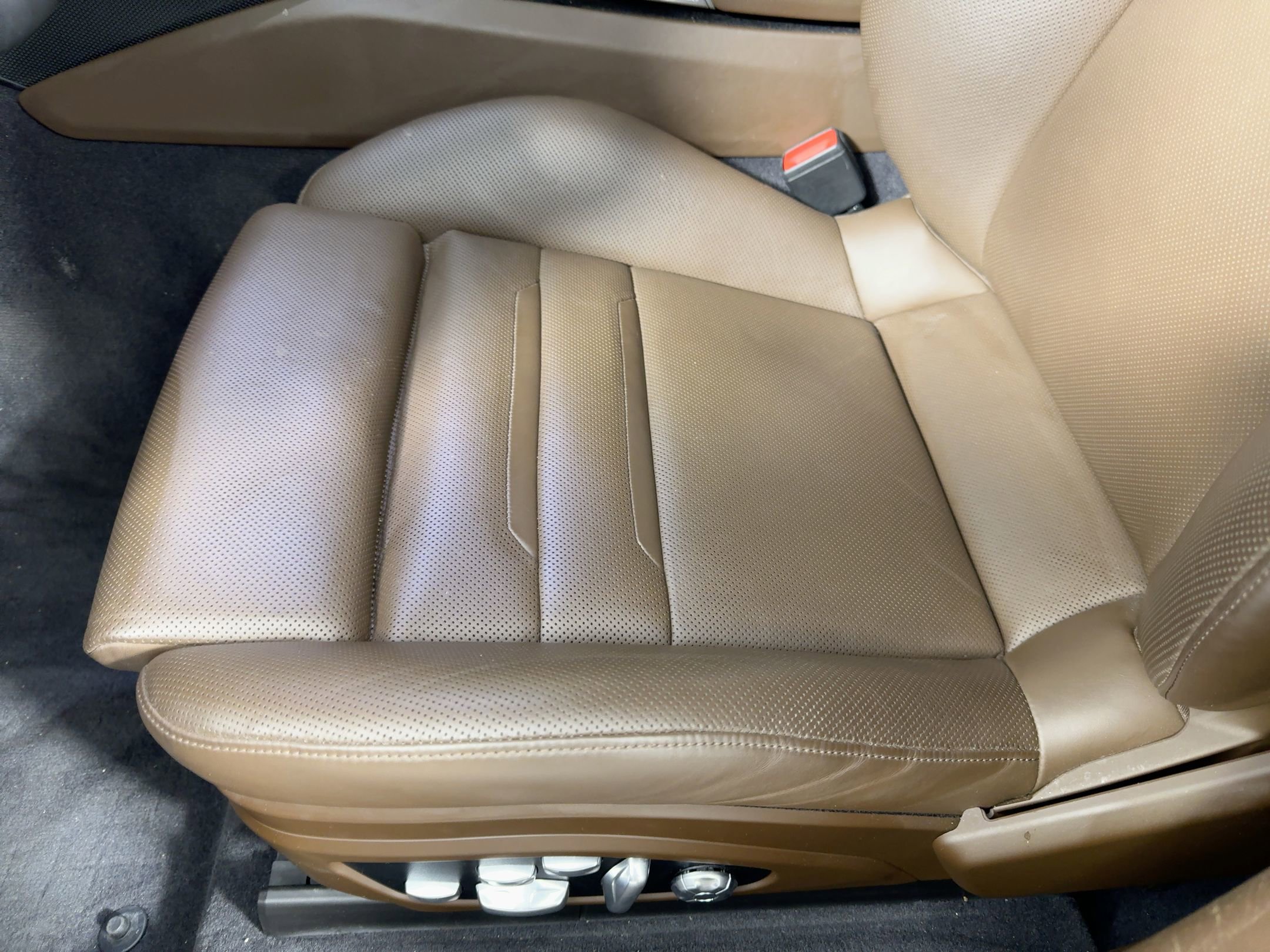 Certified 2020 Porsche Panamera GTS w/ Premium Package Plus image 14