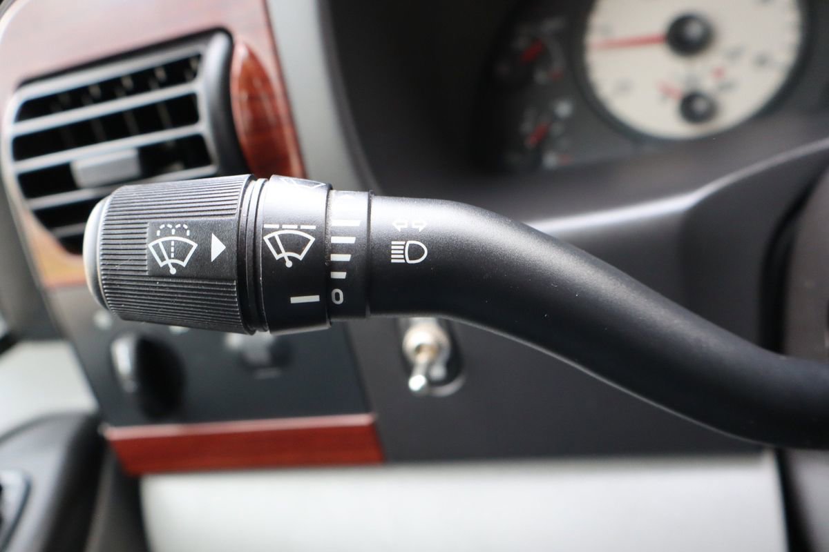 Used 2005 Ford F350 Lariat image 32