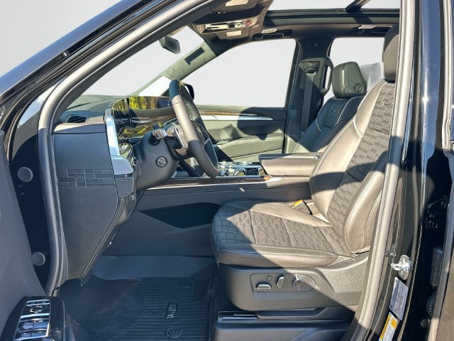 New 2027 Cadillac Escalade ESV Platinum Sport w/ LPO, ONYX Package AWD/4WD image 10