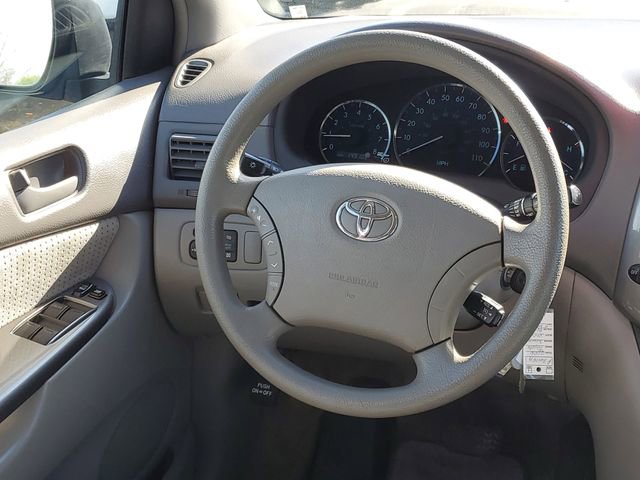 Used 2006 Toyota Sienna FWD image 10