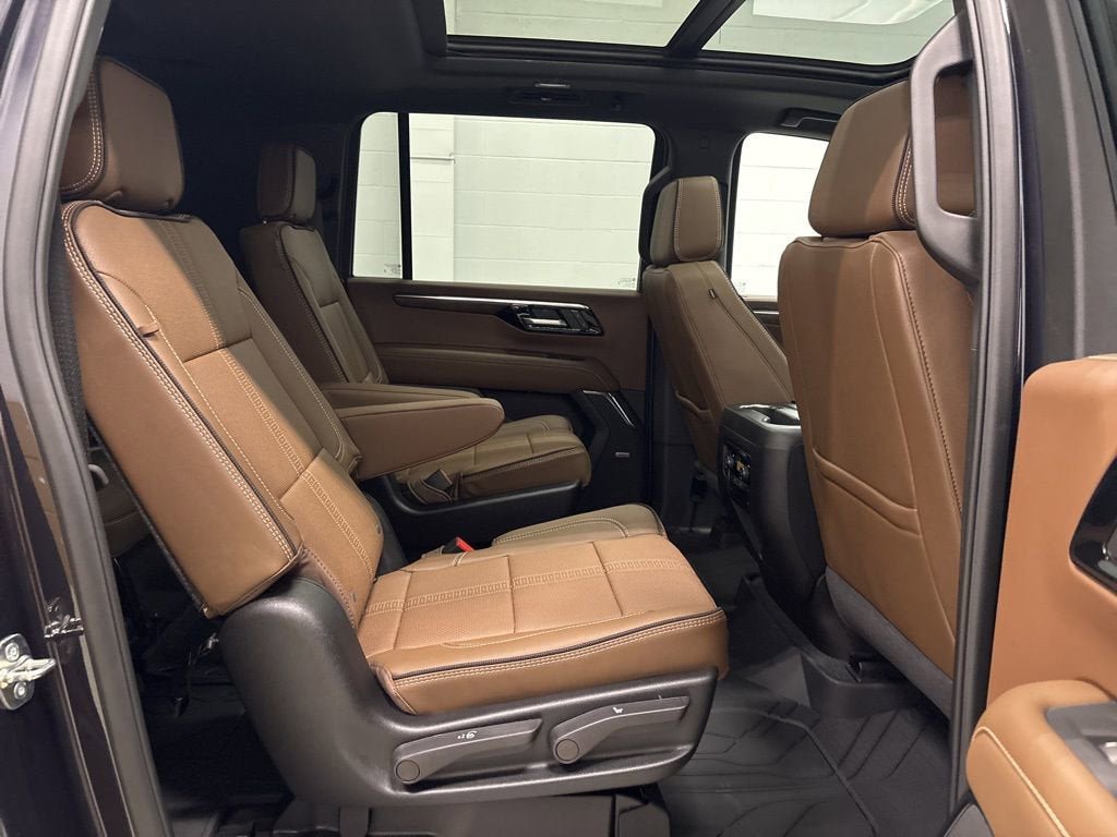 New 2026 Chevrolet Suburban High Country image 30