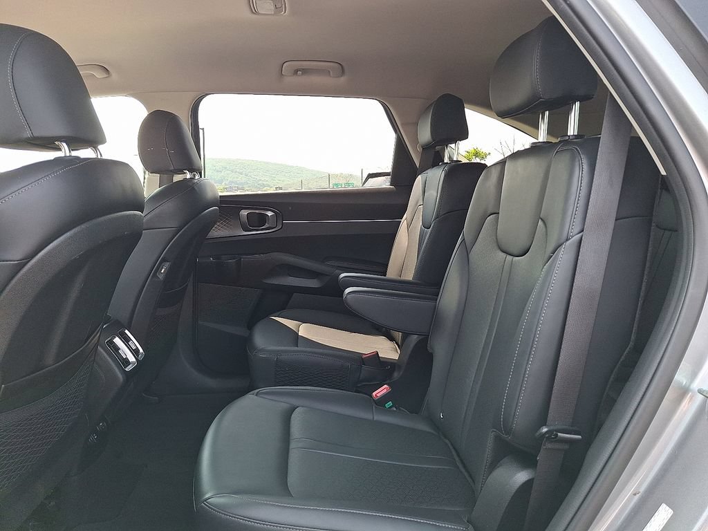 Certified 2023 Kia Sorento EX AWD/4WD image 11