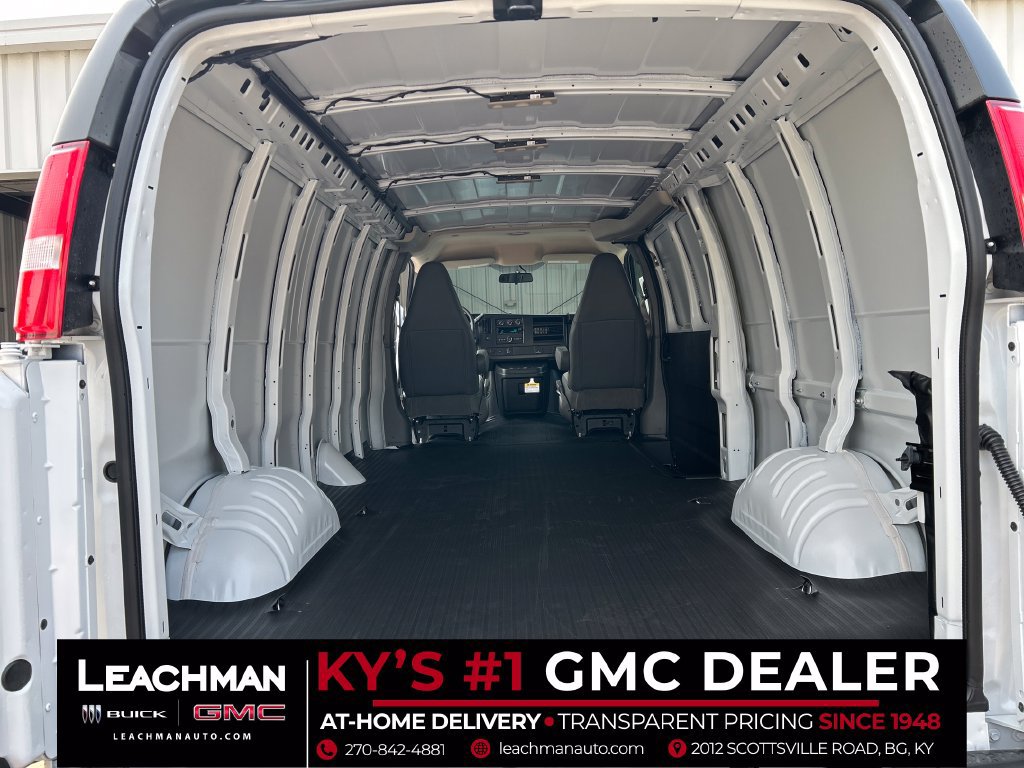 New 2026 GMC Savana 3500 Extended RWD image 17
