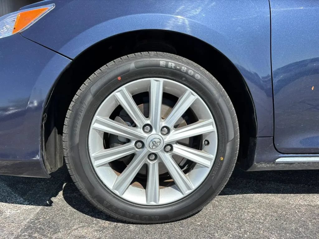 Used 2014 Toyota Camry XLE w/ Leather Package FWD image 22