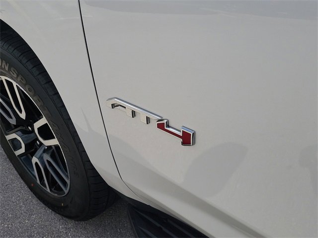 Used 2022 GMC Yukon AT4 w/ Technology Package image 11