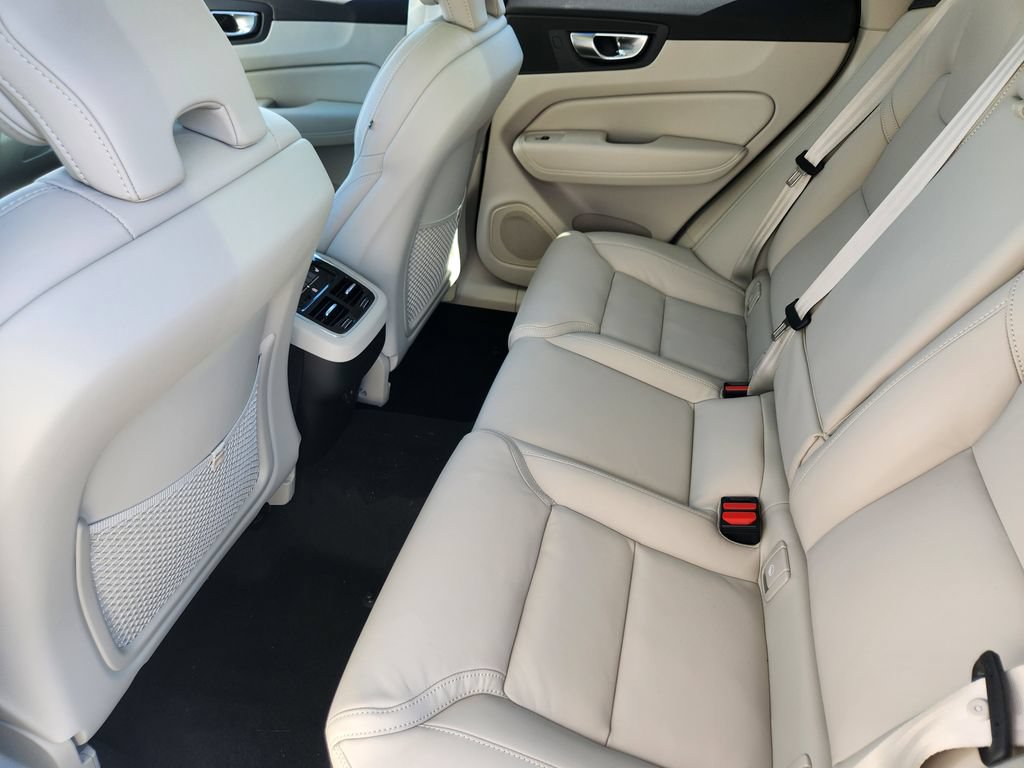 New 2026 Volvo XC60 B5 Ultra w/ Protection Package Premier AWD/4WD image 19