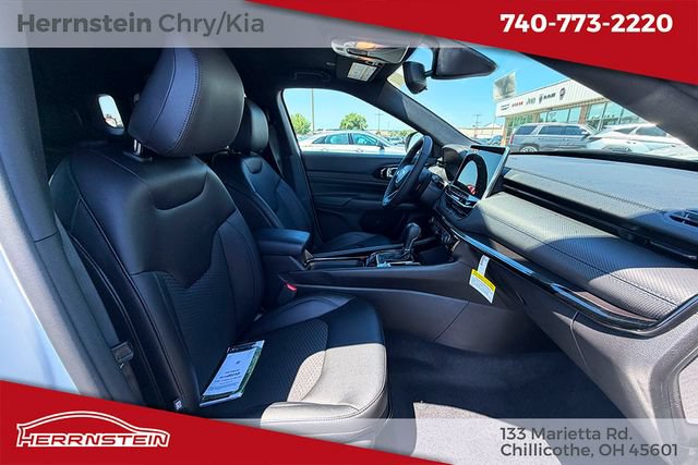 New 2026 Jeep Compass Latitude AWD/4WD image 23