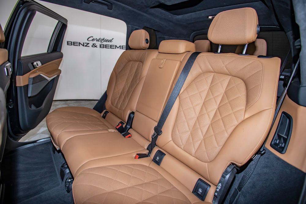 Used 2025 BMW X7 xDrive40i w/ M Sport Package AWD/4WD image 14