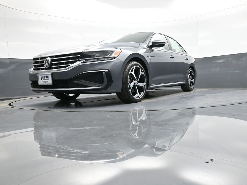 Used 2021 Volkswagen Passat 2.0T R-Line image 25