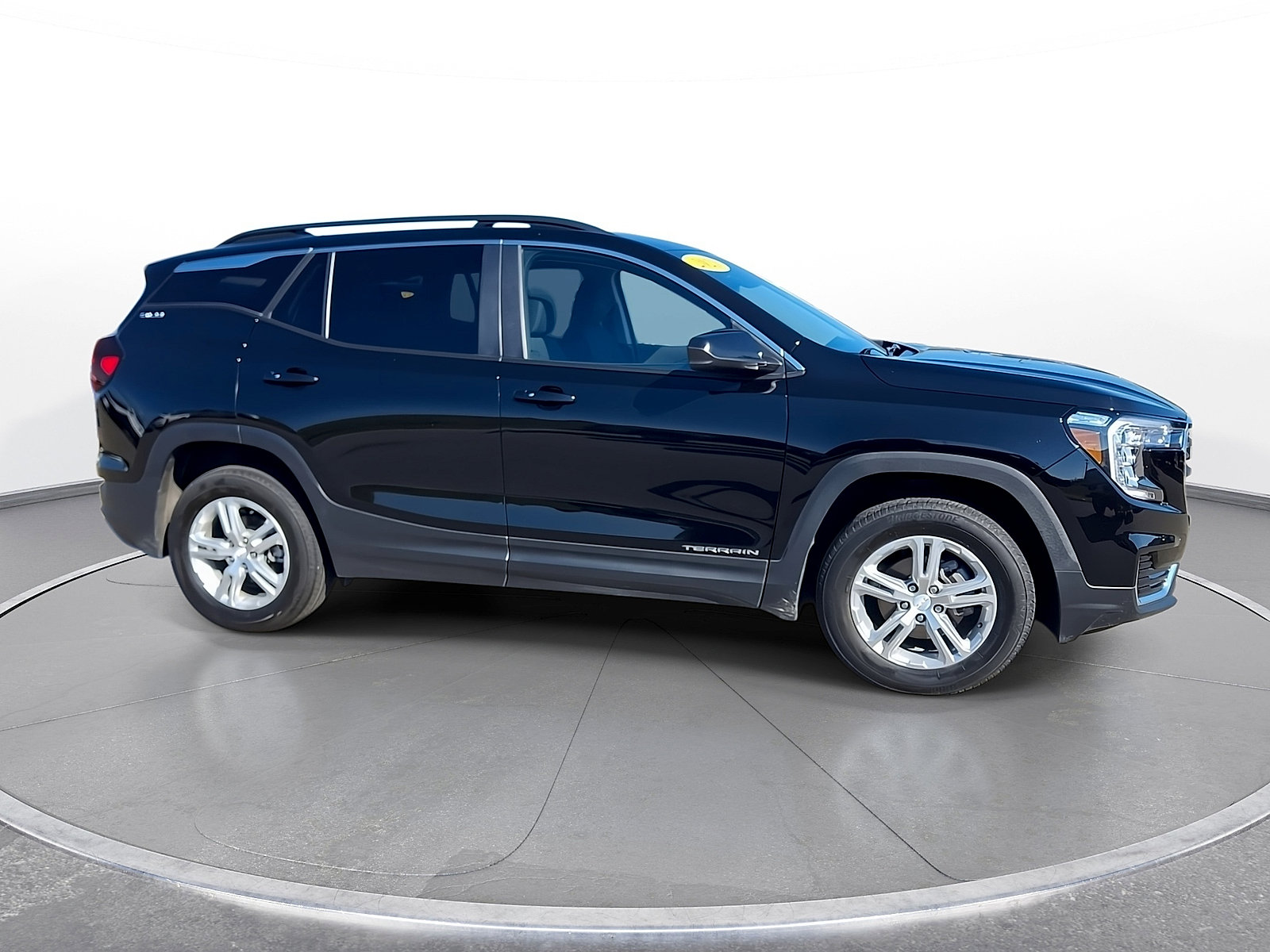 Used 2023 GMC Terrain SLE w/ Driver Convenience Package AWD/4WD image 9