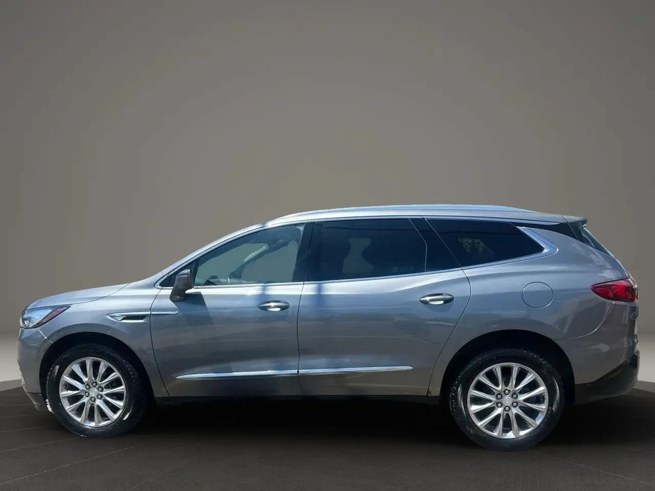Used 2020 Buick Enclave Premium w/ Sun and Sites Package AWD/4WD image 8