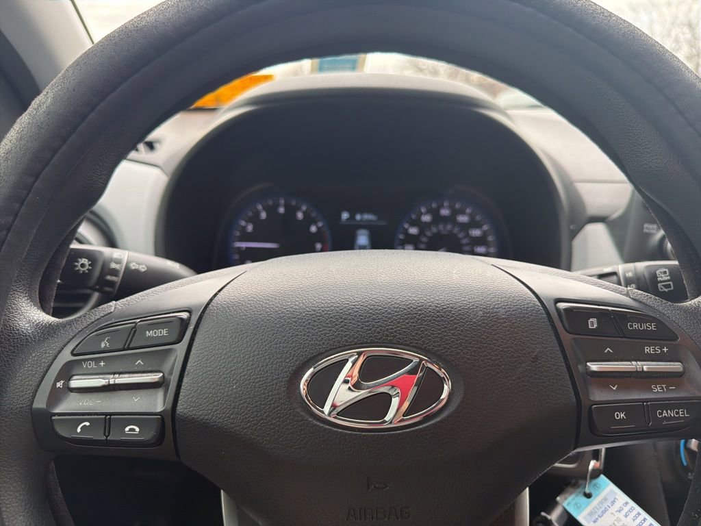 Used 2021 Hyundai Kona SE w/ Cargo Package image 5