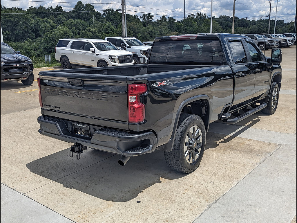 Used 2022 Chevrolet Silverado 2500 Custom w/ Custom Value Package AWD/4WD image 7