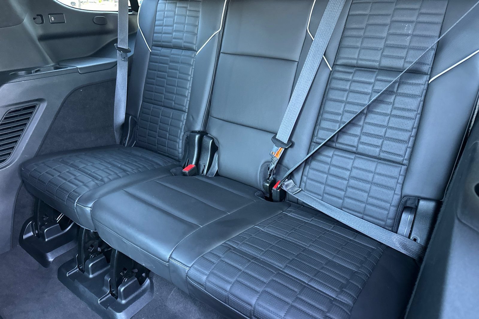 Used 2024 Cadillac Escalade Premium Luxury Platinum AWD/4WD image 18