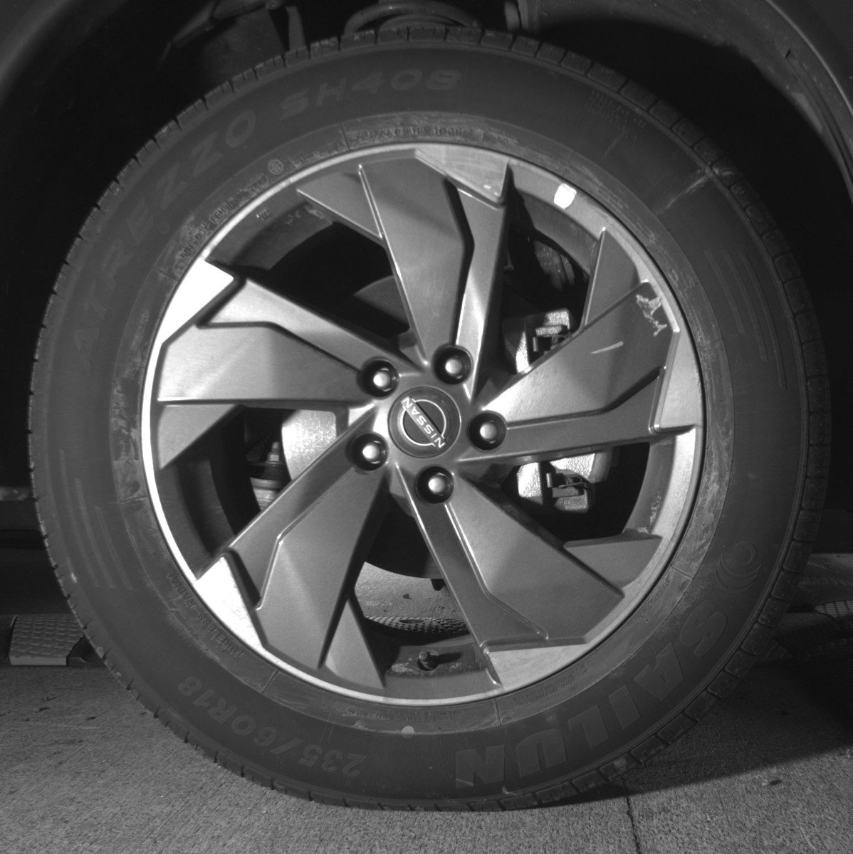 Used 2025 Nissan Rogue SV image 13