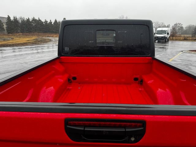 Certified 2022 Jeep Gladiator Willys image 17
