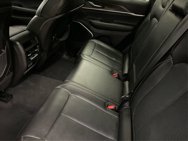 Used 2022 Jeep Grand Cherokee Limited 4xe w/ Luxury Tech Group II AWD/4WD image 11