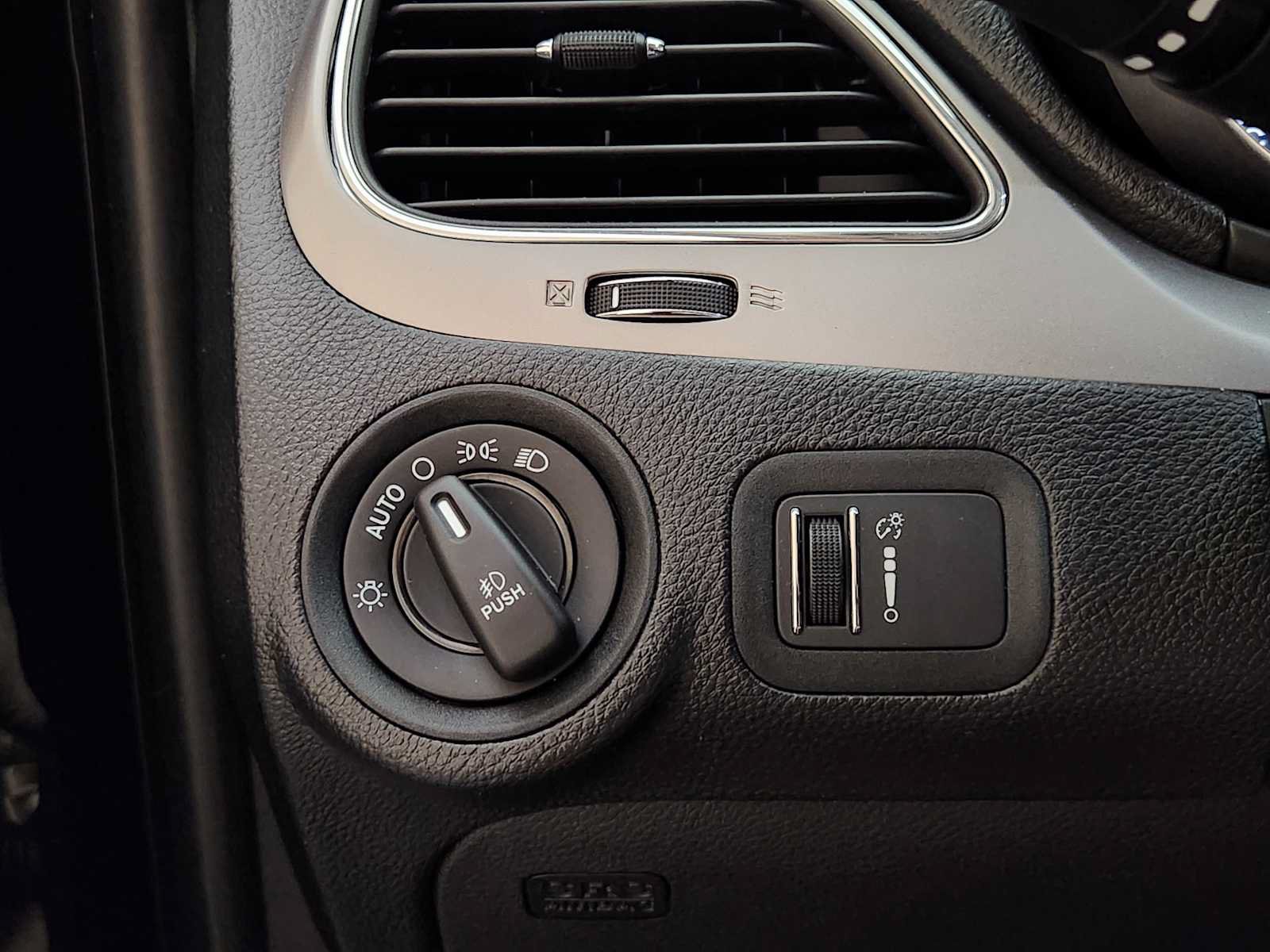 Used 2018 Dodge Journey Crossroad FWD image 19