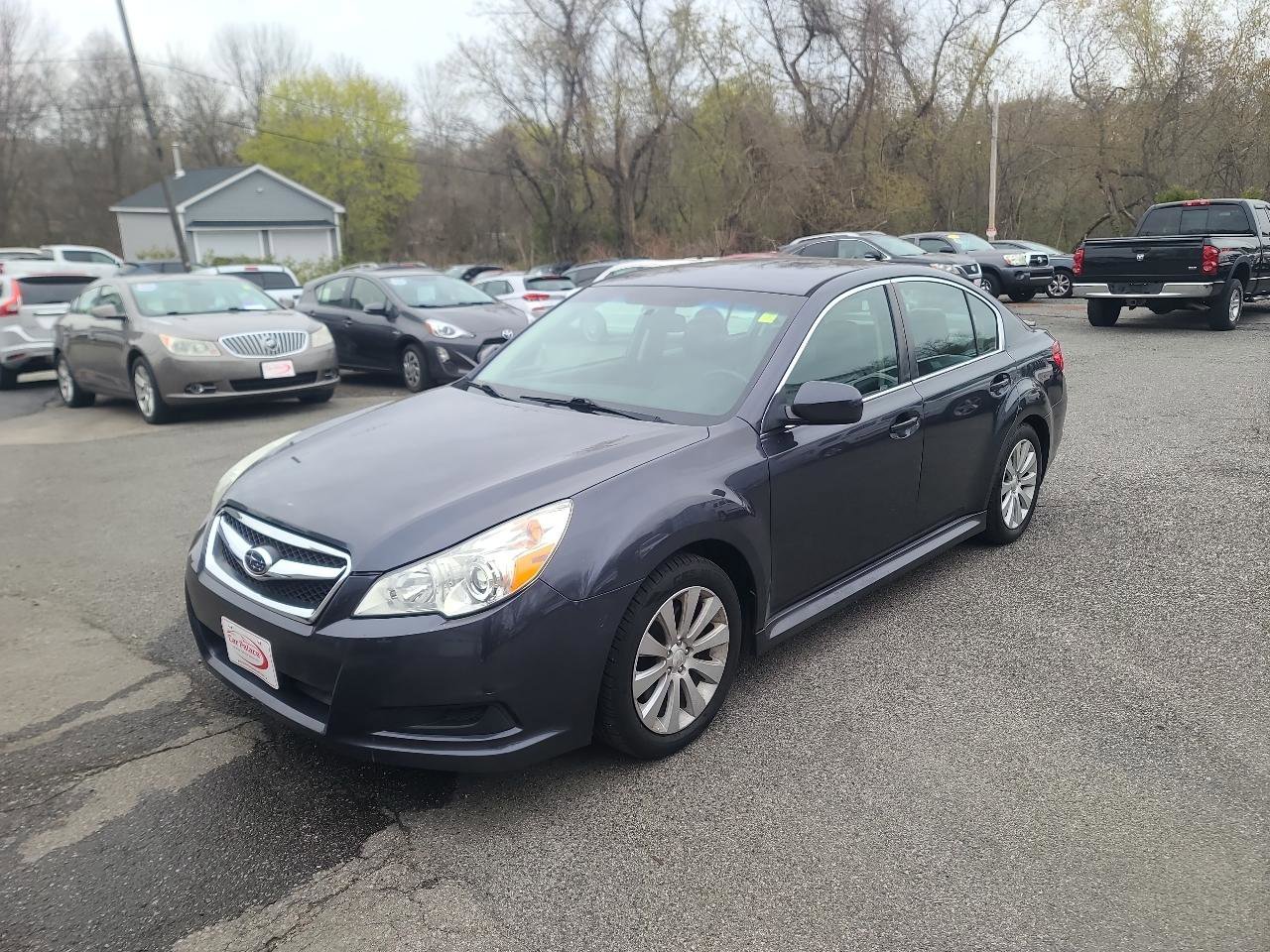 Used 2011 Subaru Legacy 3.6R Limited AWD/4WD image 3