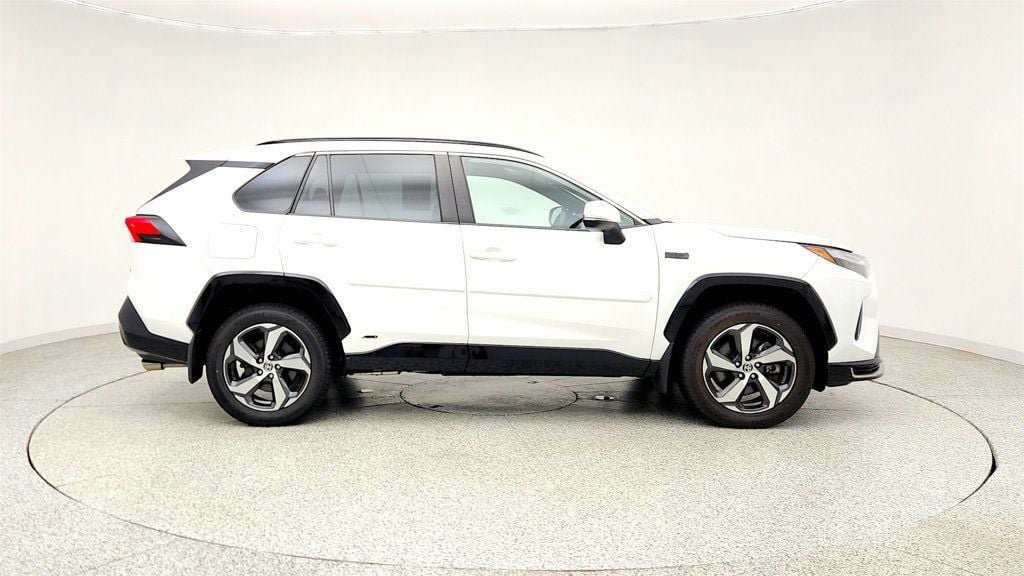 Used 2023 Toyota RAV4 SE w/ Weather & Moonroof Package AWD/4WD image 4