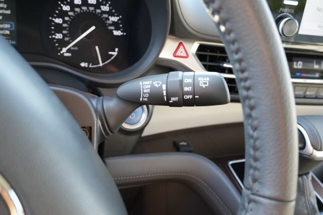 Used 2023 Toyota Sienna XLE FWD image 30