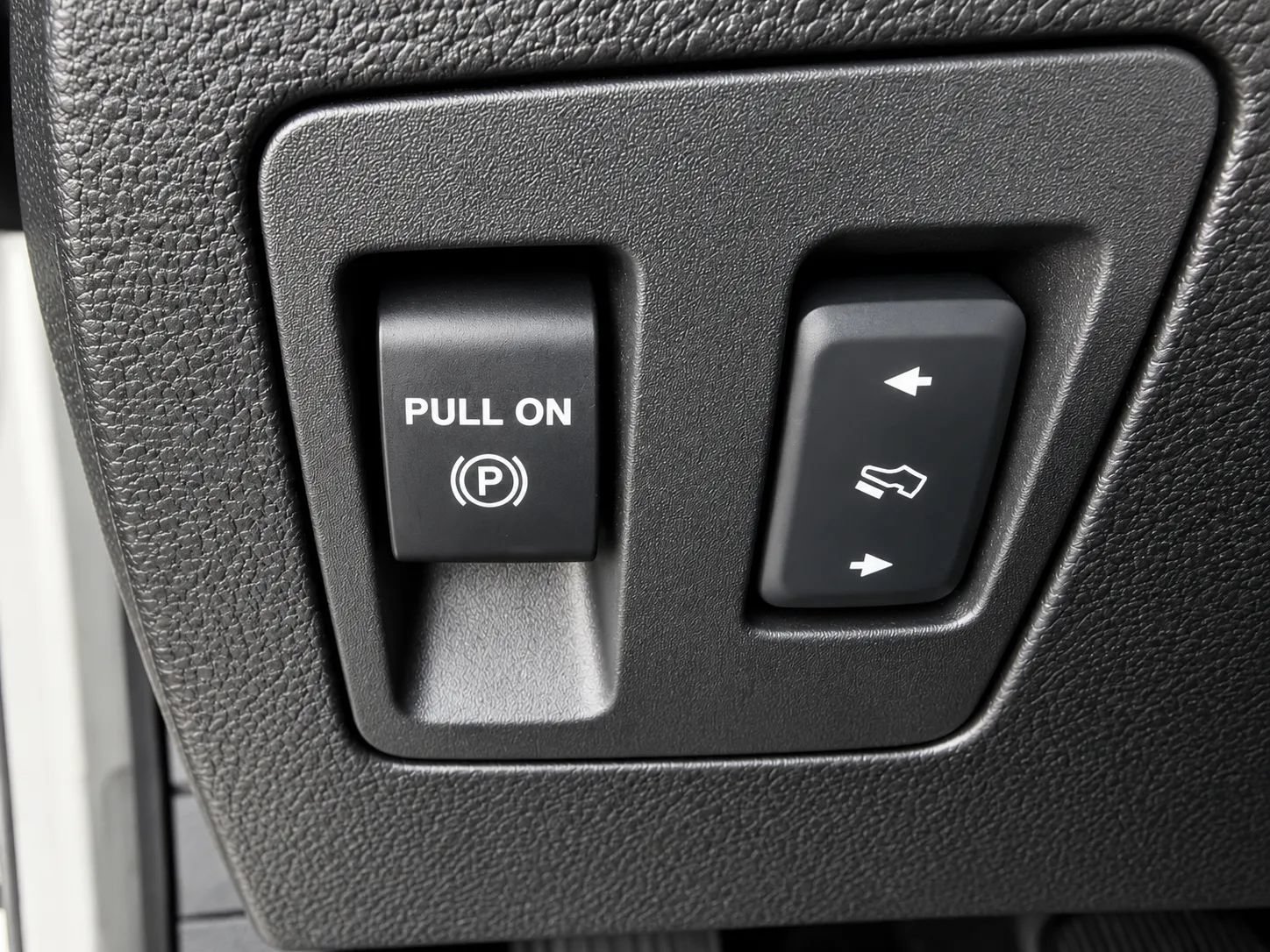 Used 2018 Ford Expedition Max XLT w/ Equipment Group 202A AWD/4WD image 31