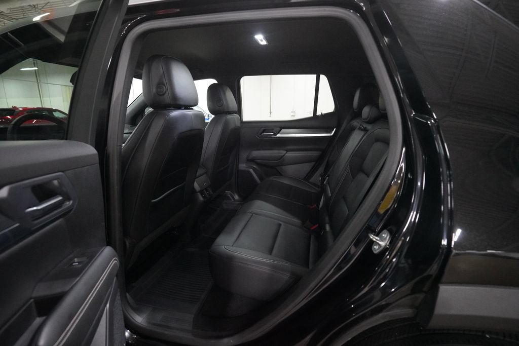 Used 2025 GMC Terrain Elevation w/ Elevation Premium Package AWD/4WD image 16