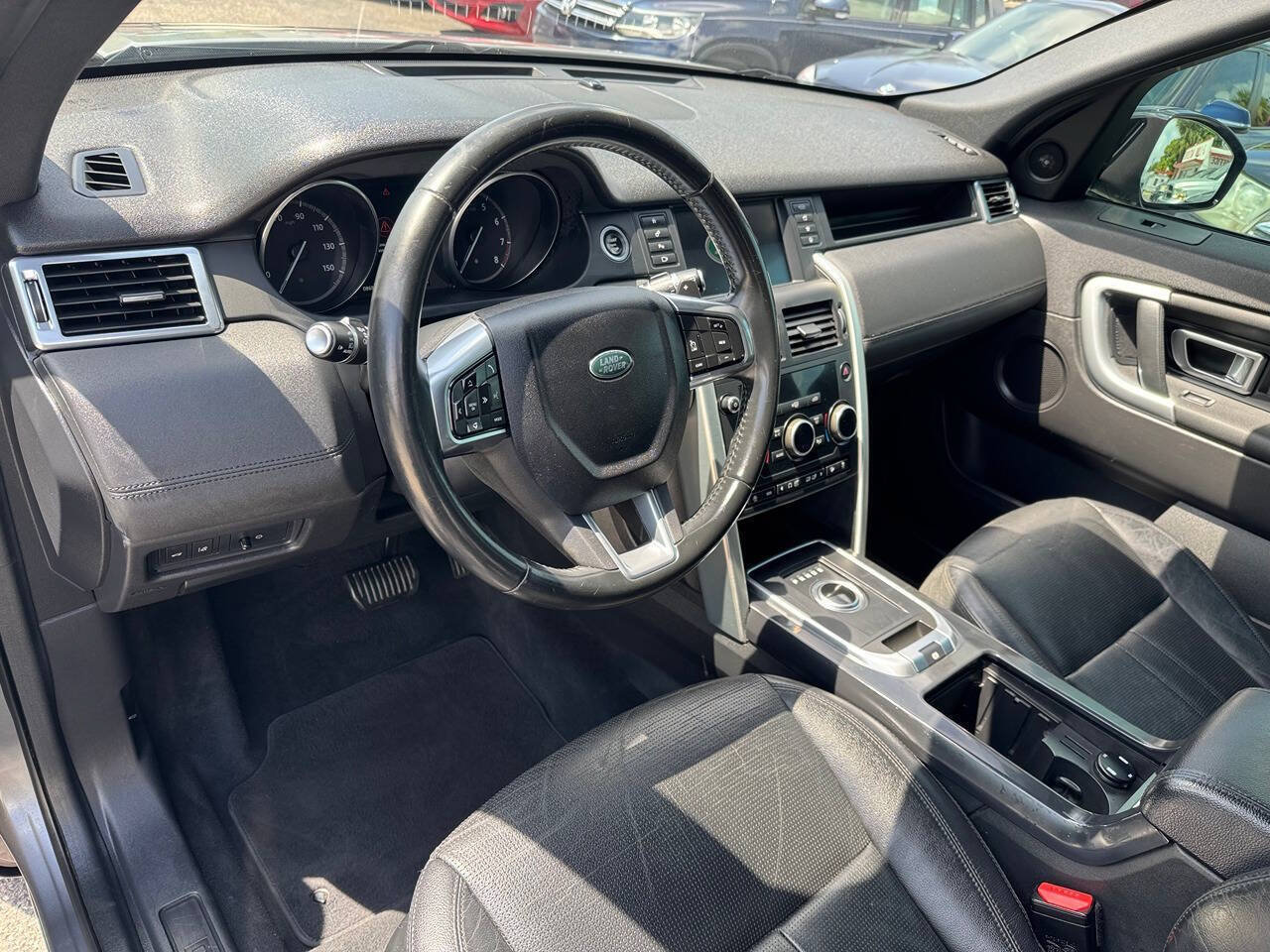 Used 2018 Land Rover Discovery Sport HSE AWD/4WD image 11