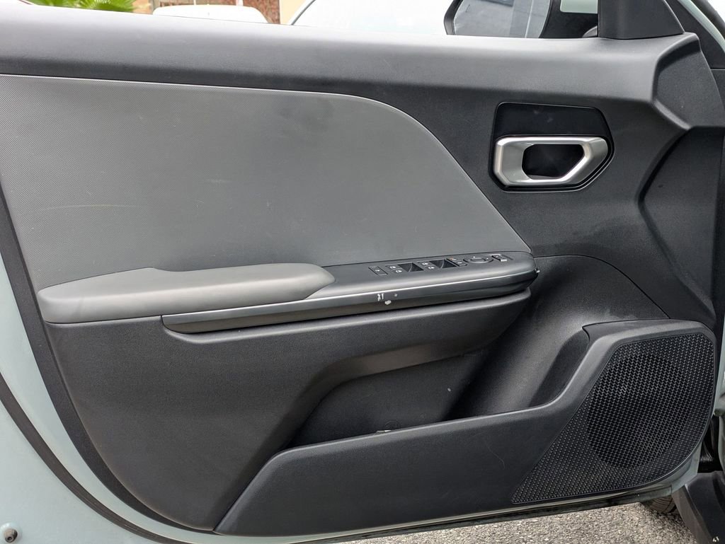 Used 2025 Kia K4 LXS image 11