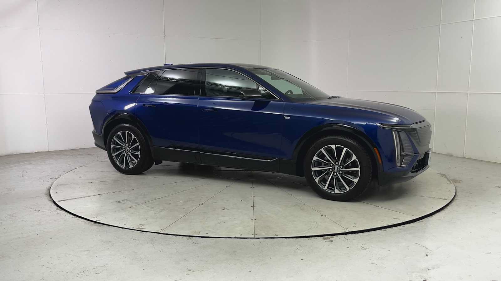 Used 2024 Cadillac Lyriq Sport AWD/4WD image 8