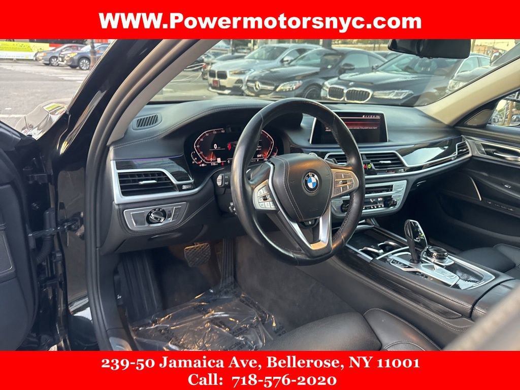 Used 2020 BMW 750i xDrive w/ Executive Package image 31