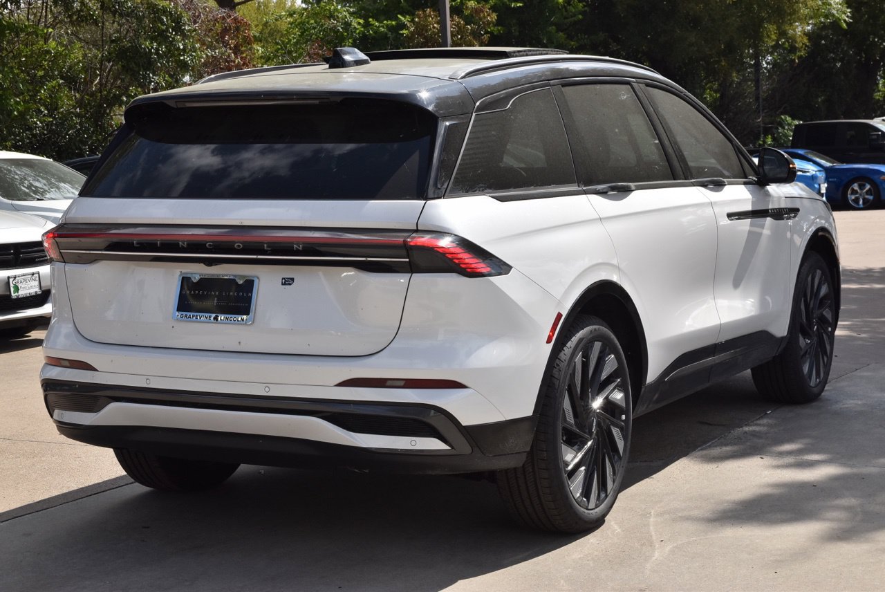 New 2026 Lincoln Nautilus Reserve AWD/4WD image 7