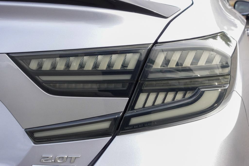 Used 2020 Honda Accord Touring image 6