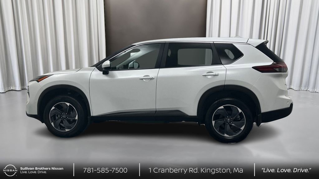 Used 2024 Nissan Rogue SV image 8