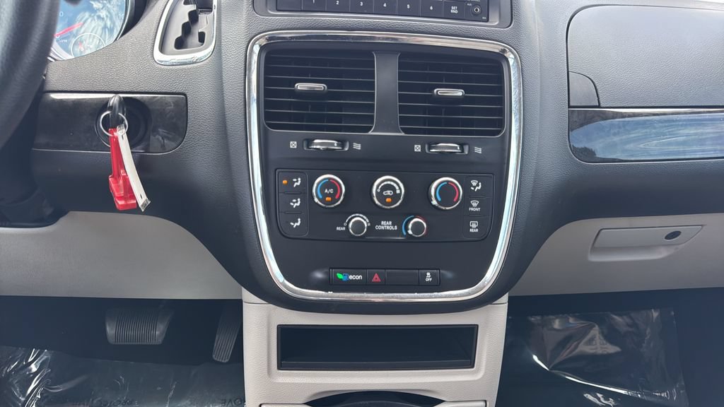 Used 2015 Dodge Grand Caravan SE w/ Quick Order Package 29E SE FWD image 28