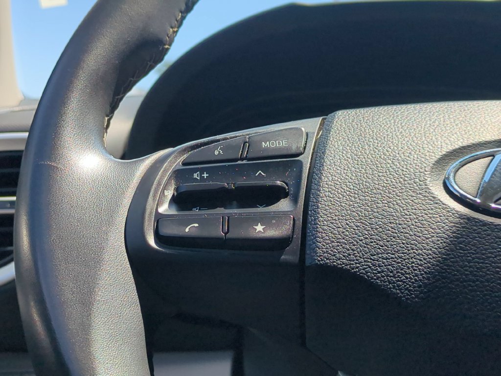 Used 2025 Hyundai Venue SEL FWD image 20