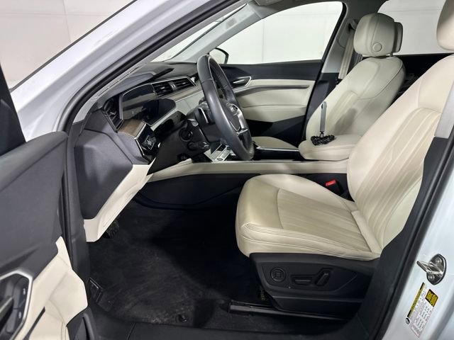 Used 2024 Audi Q8 e-tron Premium Plus w/ Premium Plus Package image 11