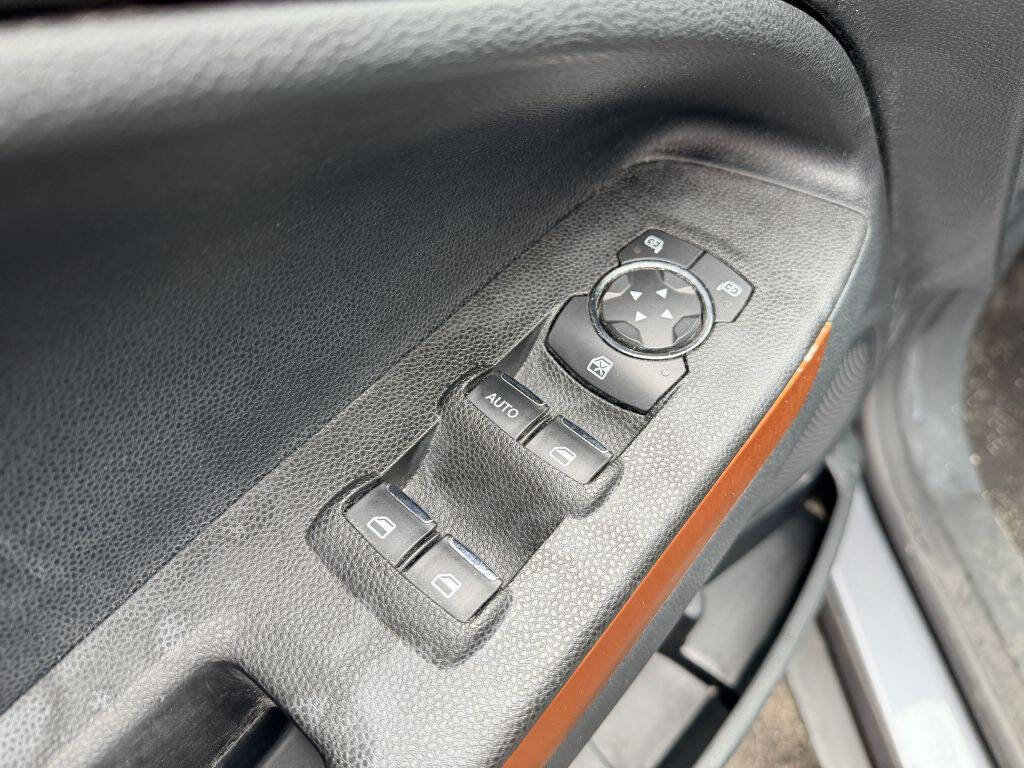 Used 2021 Ford EcoSport SE w/ SE Convenience Package FWD image 8
