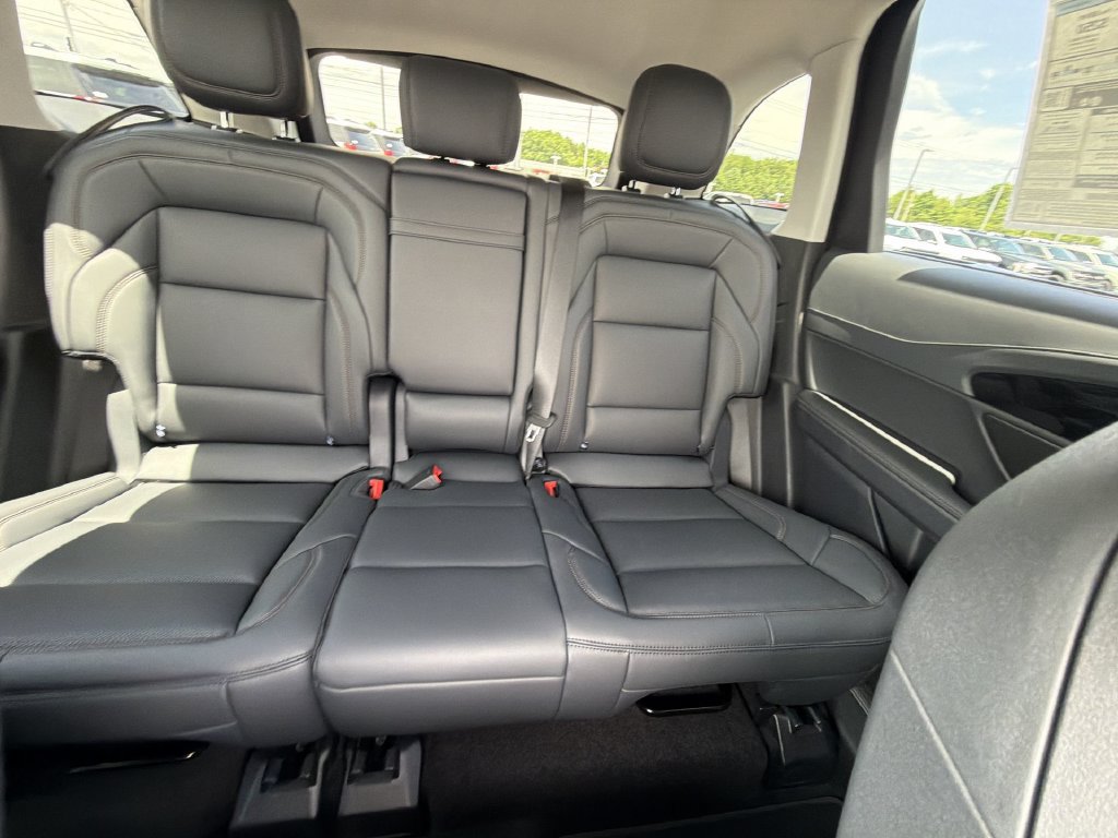 New 2026 Lincoln Nautilus Premier AWD/4WD image 14