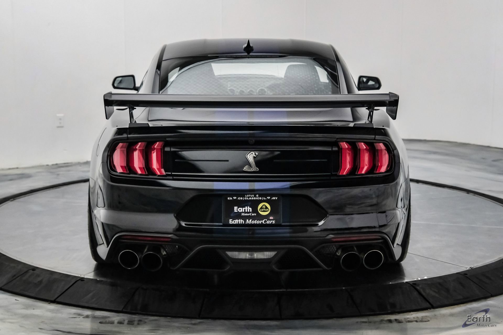 Used 2021 Ford Mustang Shelby GT500 w/ Carbon Fiber Track Pack RWD image 13