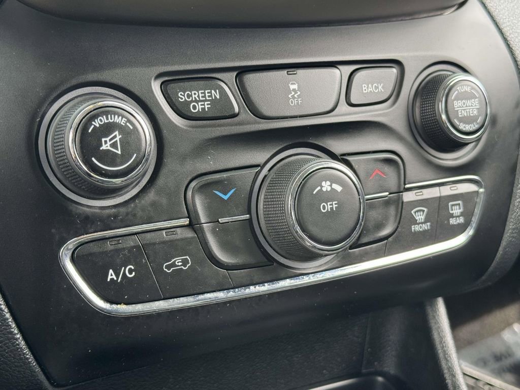 Used 2015 Jeep Cherokee Sport w/ Cold Weather Group AWD/4WD image 19