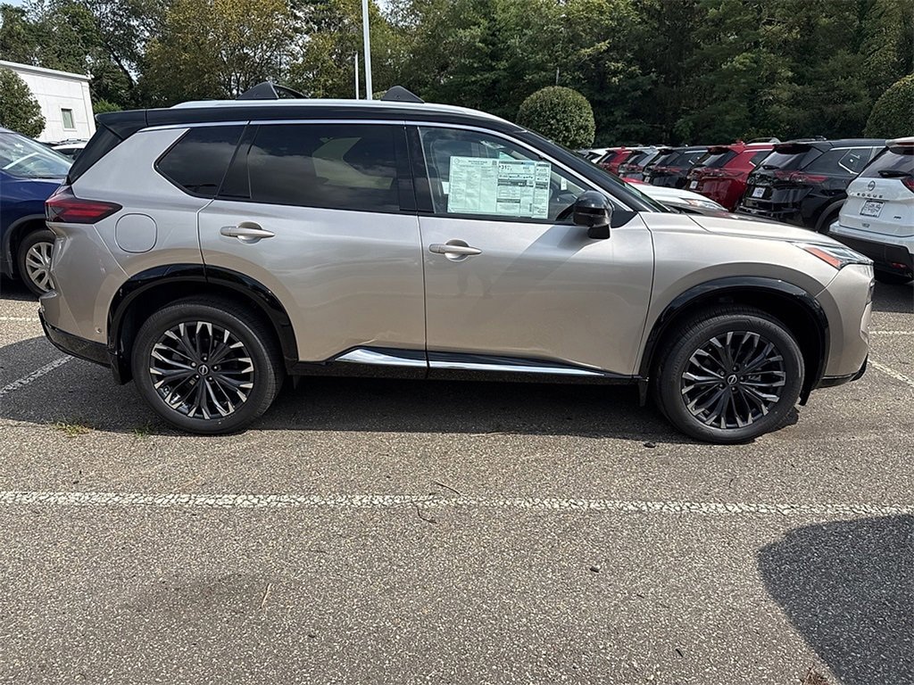 New 2026 Nissan Rogue Platinum image 3