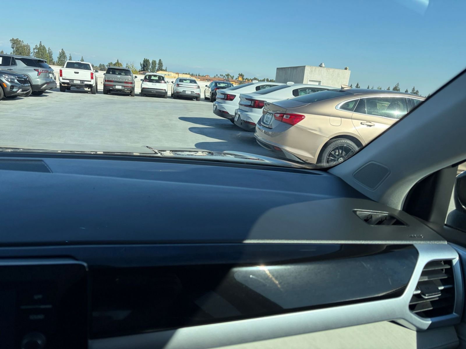 Used 2025 Volkswagen Taos SE image 36