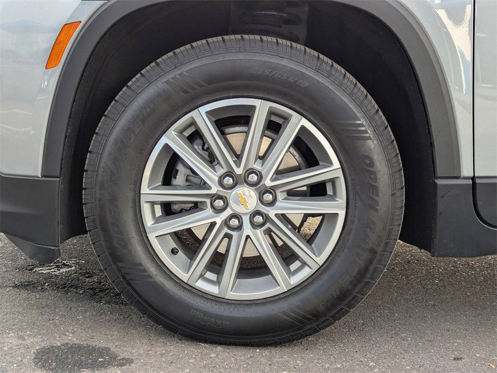 Used 2023 Chevrolet Traverse LT w/ Rear Camera Mirror Package image 54