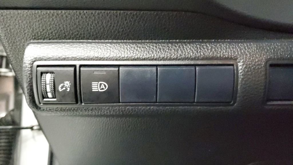 Used 2020 Toyota Corolla SE w/ Carpet Mat Package (TMS) image 23