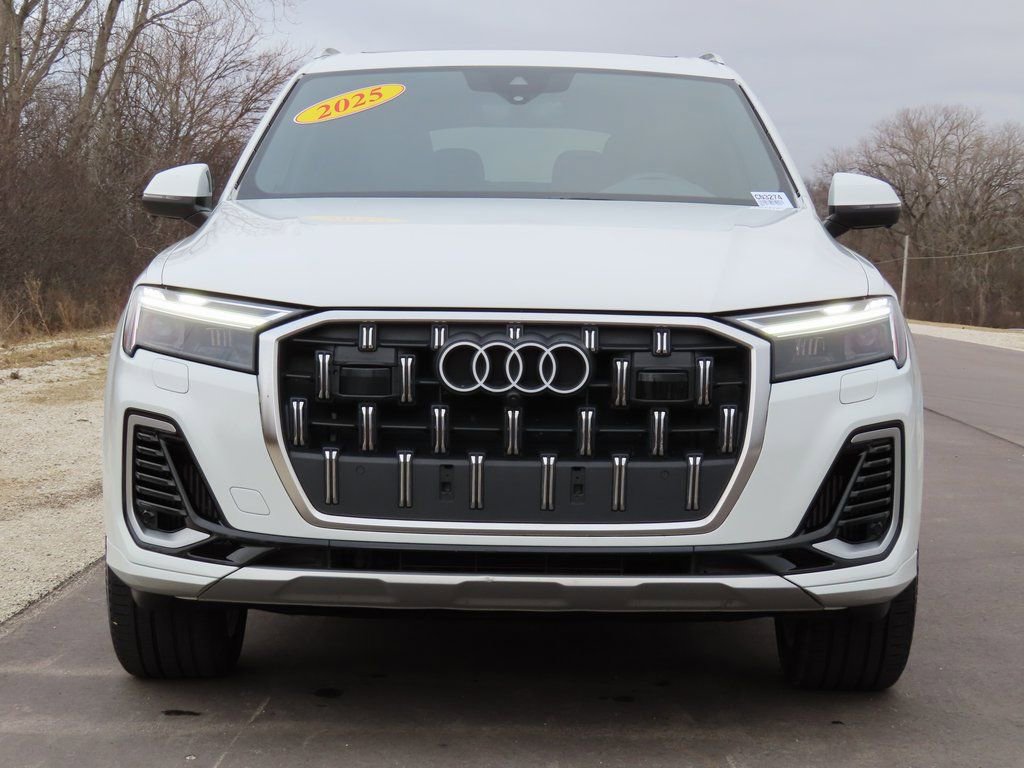 Used 2025 Audi Q7 3.0T Premium Plus image 14