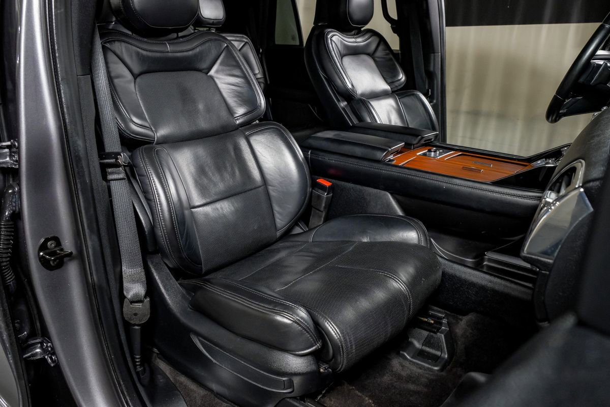 Used 2021 Lincoln Navigator L Reserve w/ Luxury Package image 28