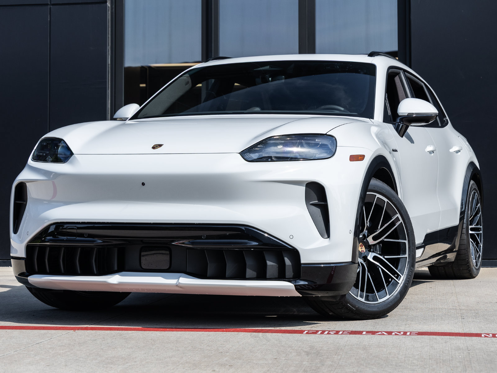Used 2026 Porsche Cayenne Electric AWD/4WD image 1