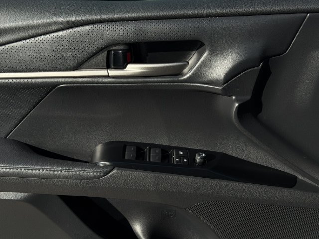 Used 2025 Toyota Camry XSE FWD image 22