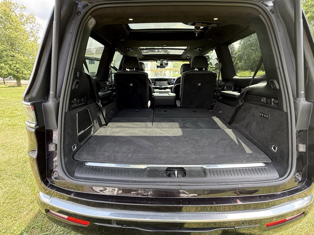 Used 2023 Jeep Grand Wagoneer Series II image 11